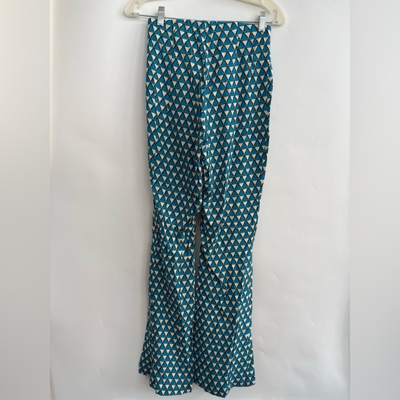 Zara Geometric Print Set Top and Bottom - Picture 5 of 8